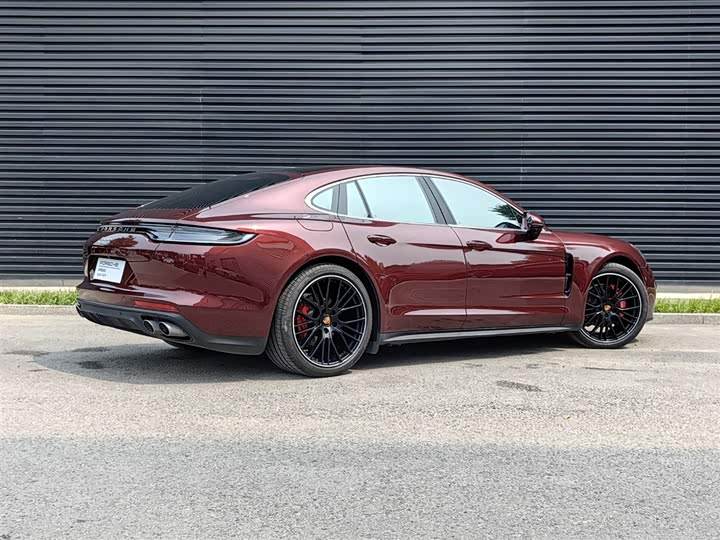 Фото 5 - Porsche Panamera