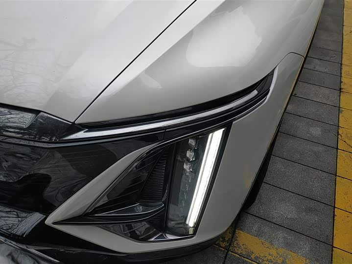 Фото 5 - Cadillac Lyriq