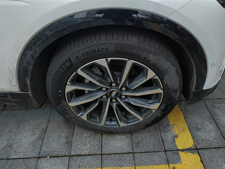 Фото 6 - Cadillac Lyriq