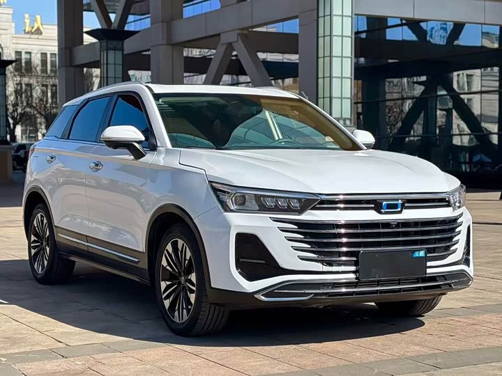 Фото 1 - Bestune T77