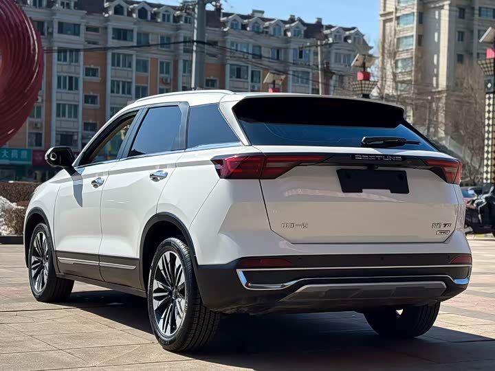 Фото 6 - Bestune T77