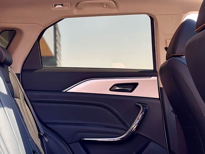 Фото 8 - Bestune T77