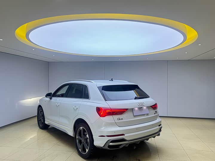 Фото 4 - Audi Q3