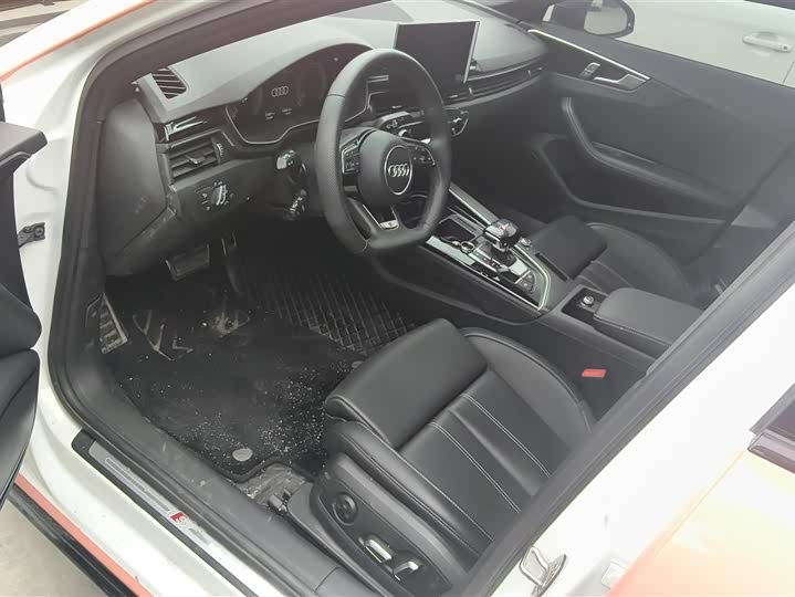 Фото 9 - Audi A4L