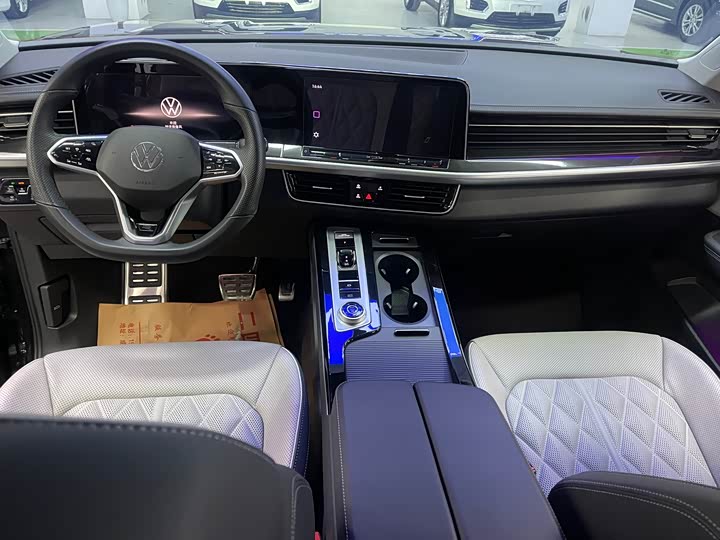 Фото 4 - Volkswagen Tavendor