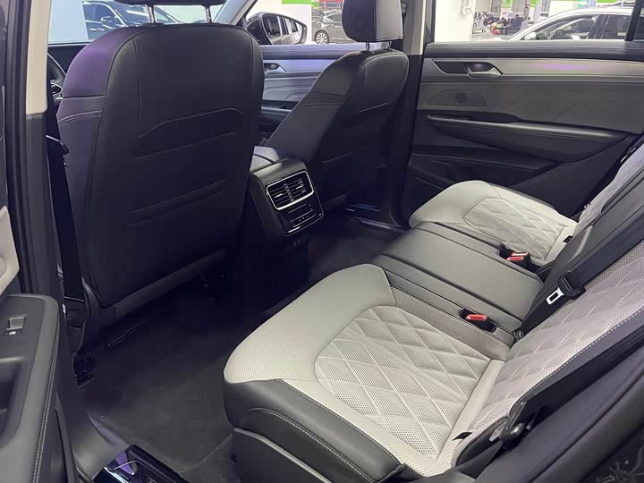 Фото 6 - Volkswagen Tavendor