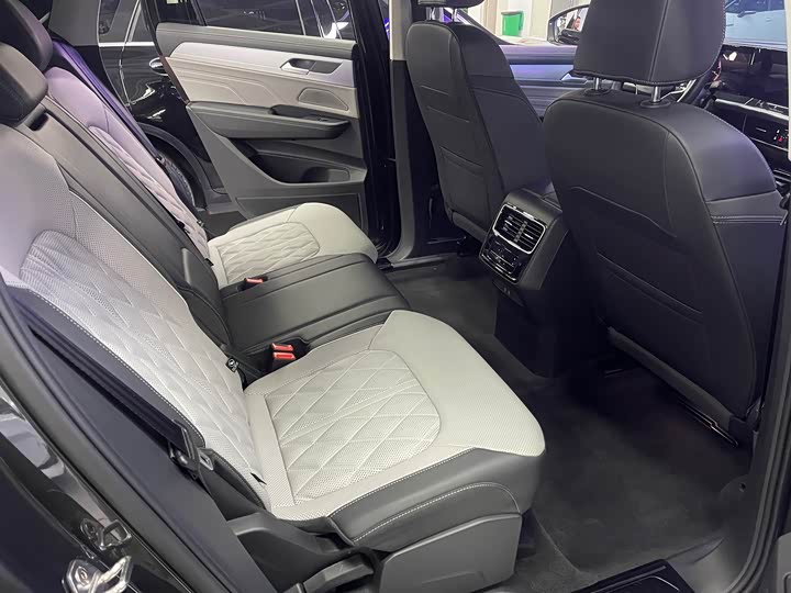 Фото 8 - Volkswagen Tavendor