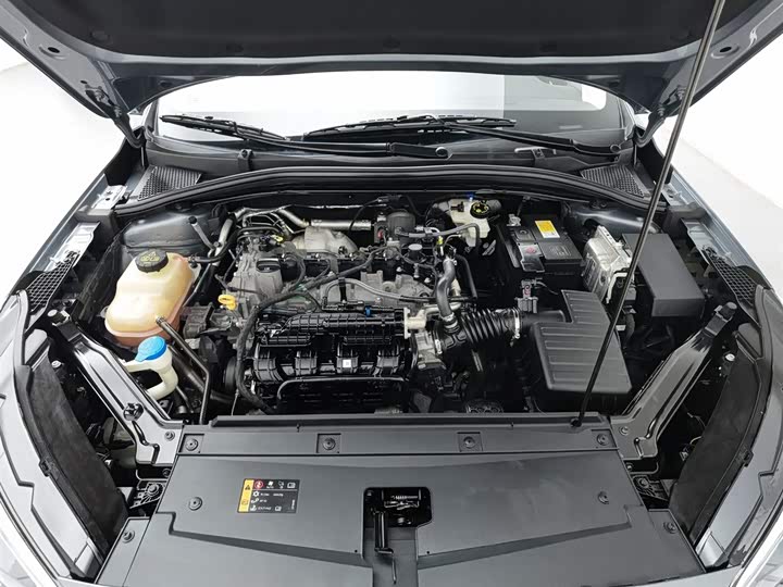 Фото 6 - Roewe i5