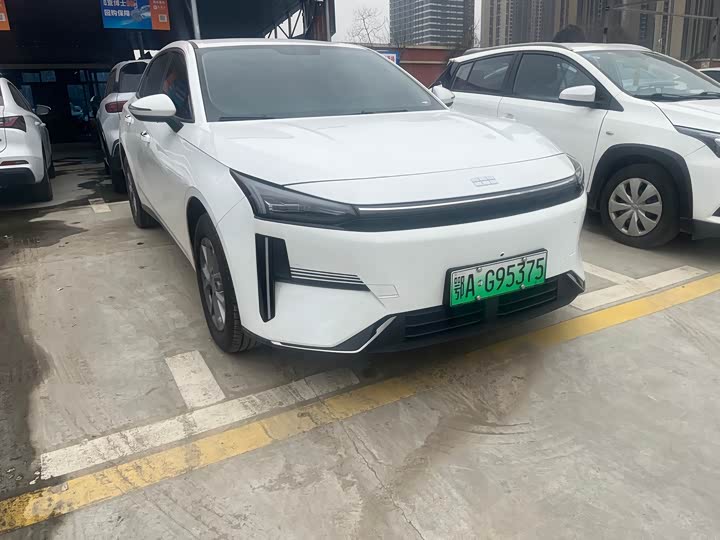 Фото 2 - Geely Galaxy L6