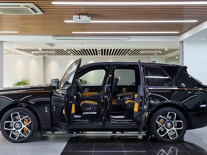 Фото 4 - Rolls-Royce Cullinan