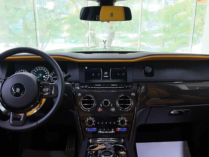 Фото 9 - Rolls-Royce Cullinan