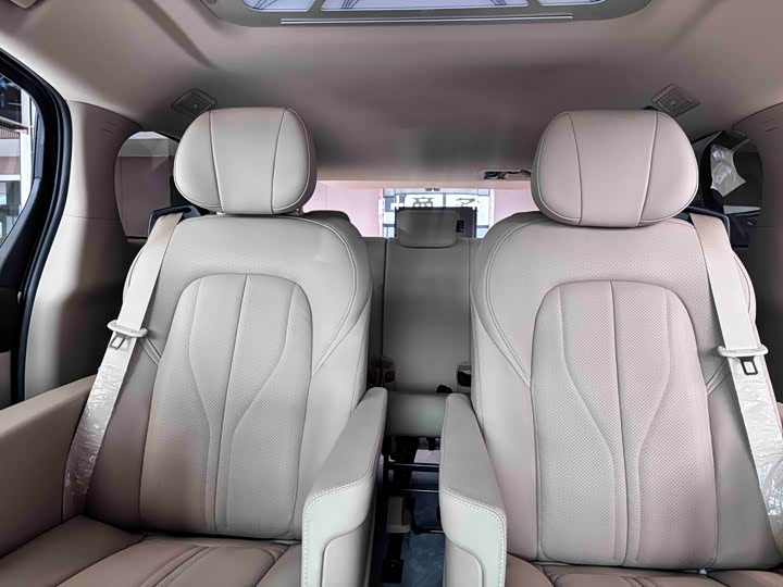 Фото 9 - Buick GL8 ES