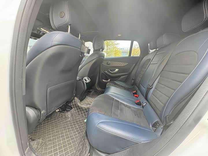 Фото 6 - Mercedes-Benz EQC