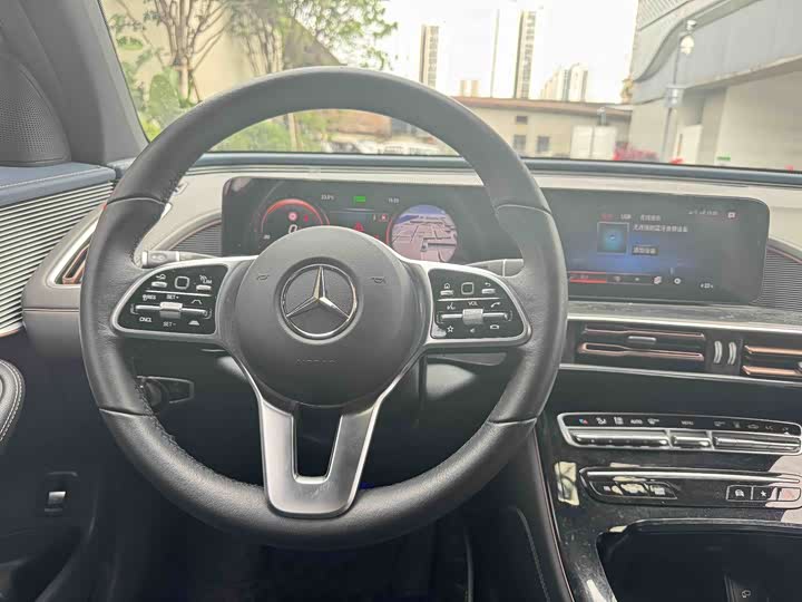 Фото 8 - Mercedes-Benz EQC