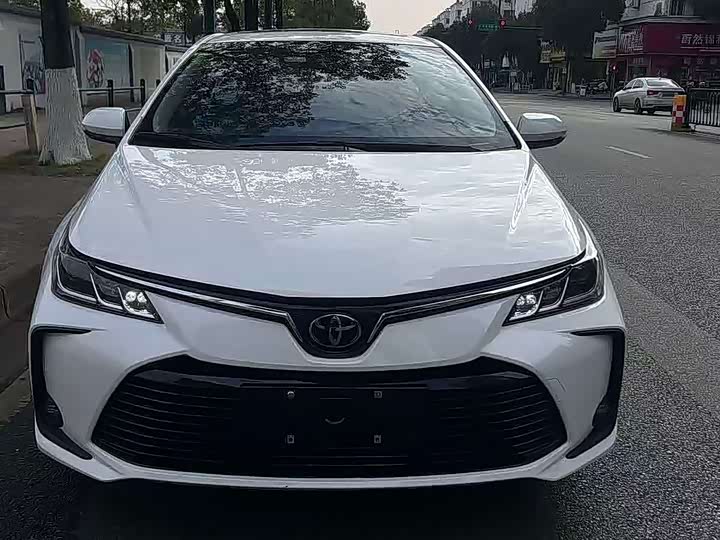 Photo 2 - Toyota Corolla