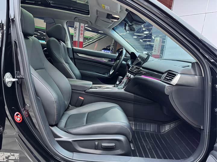 Фото 5 - Honda Accord