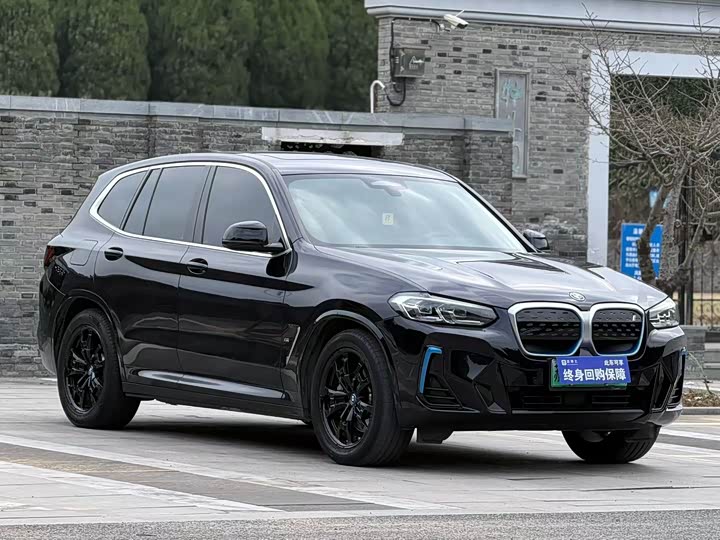 Фото 2 - BMW iX3