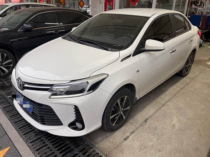 Фото 1 - Toyota Vios