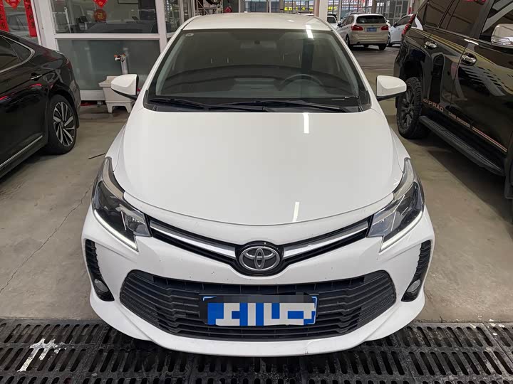 Фото 2 - Toyota Vios