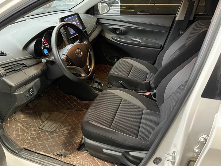 Фото 4 - Toyota Vios