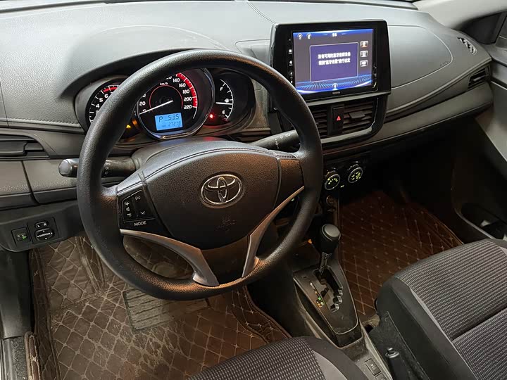 Фото 5 - Toyota Vios