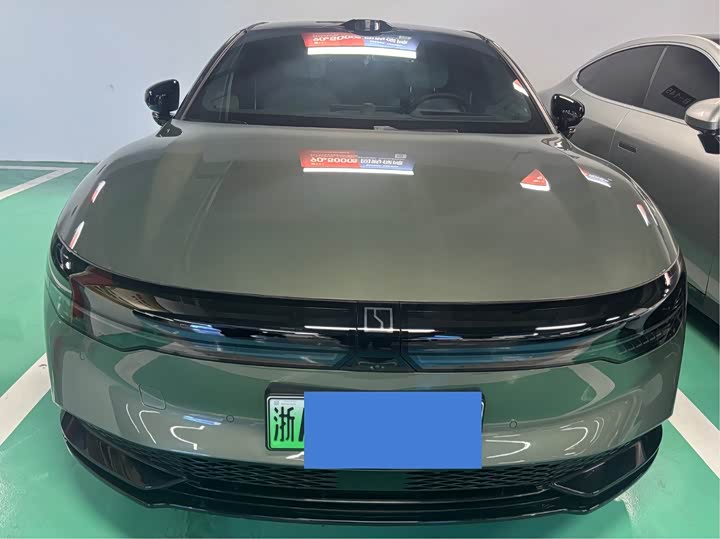 Фото 2 - Zeekr 007