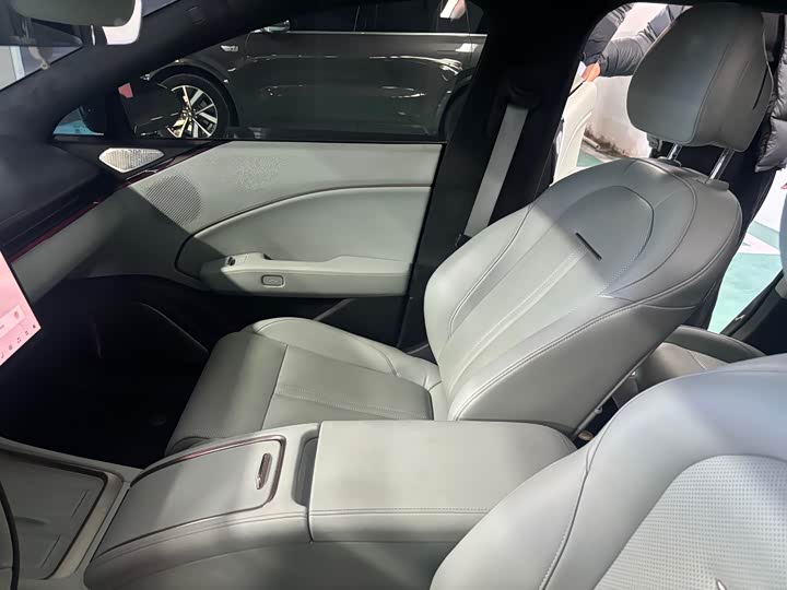 Фото 5 - Zeekr 007