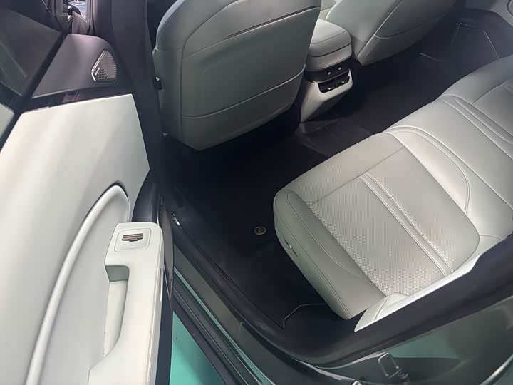 Фото 7 - Zeekr 007