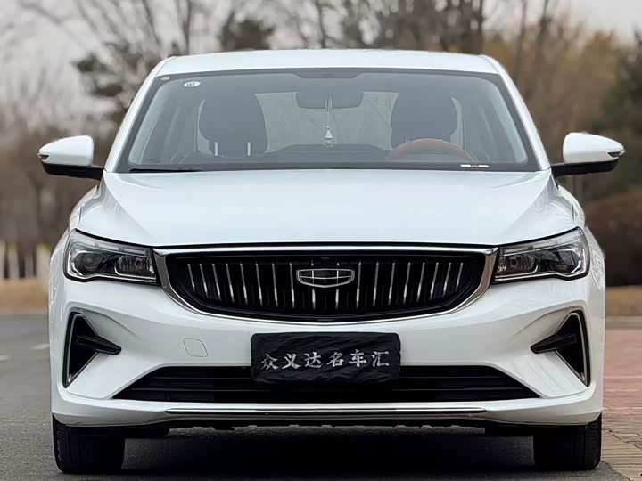 Фото 2 - Geely Emgrand