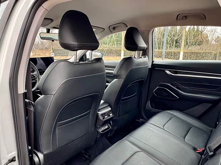 Фото 8 - Geely Emgrand