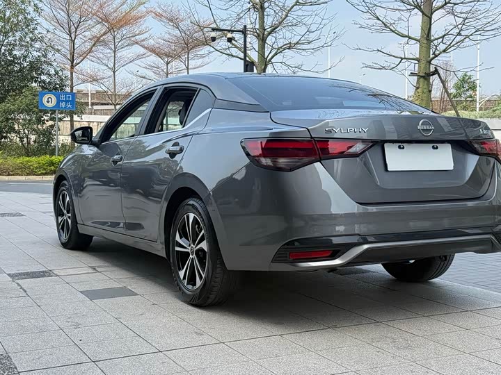 Фото 5 - Nissan Sylphy