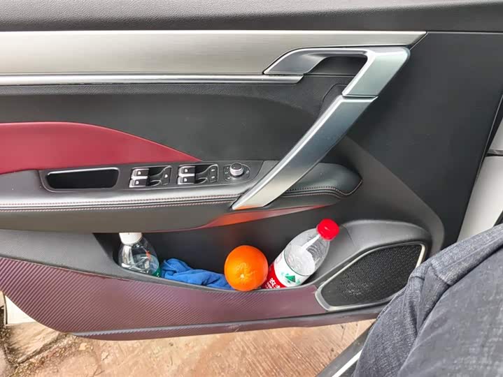 Фото 7 - Geely Coolray