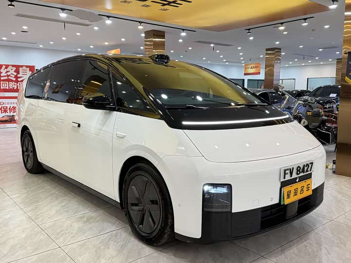 Фото 2 - LiXiang Mega