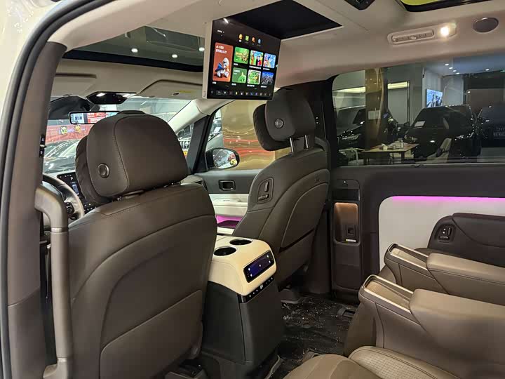 Фото 9 - LiXiang Mega