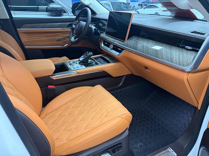 Фото 8 - Tank 500 Hybrid