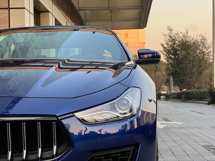 Photo 6 - Maserati Ghibli