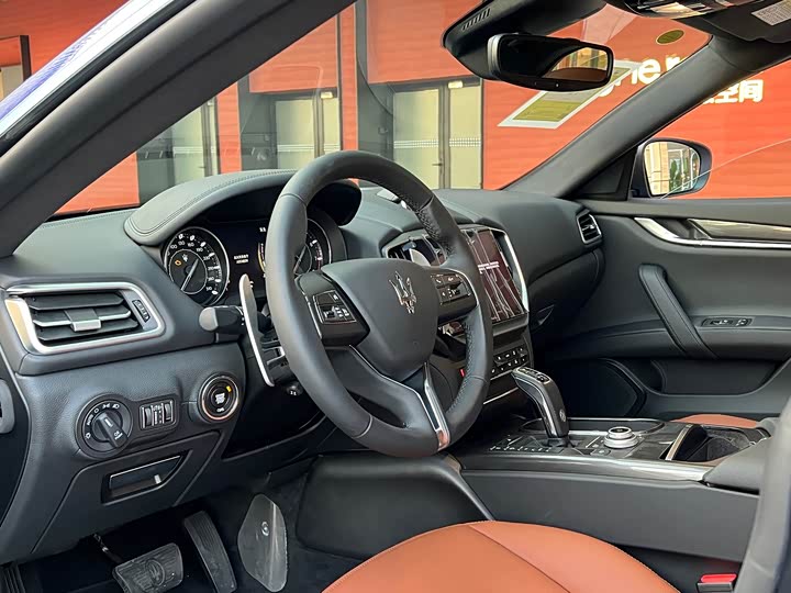 Photo 9 - Maserati Ghibli