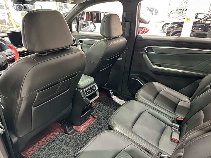 Фото 9 - Geely Okavango L