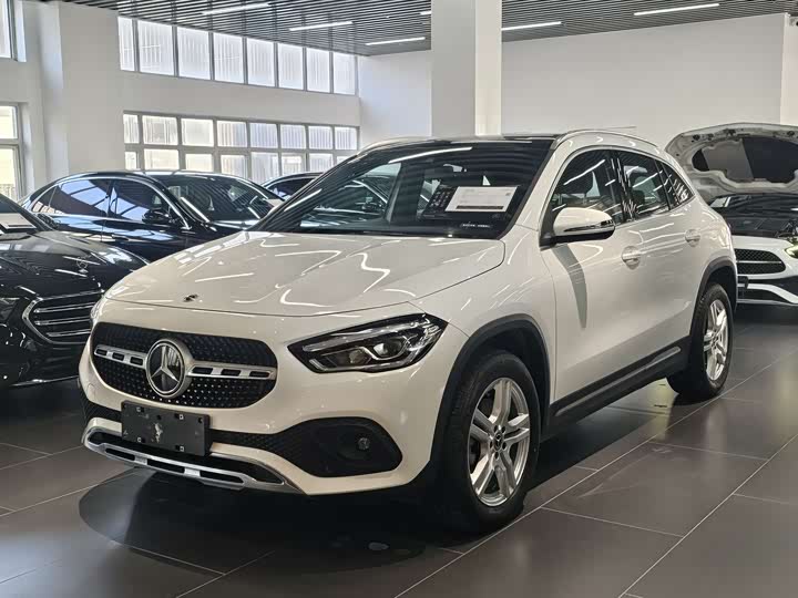 Фото 1 - Mercedes-Benz GLA-Class