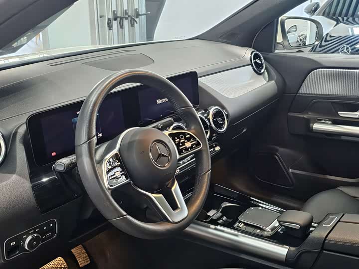 Фото 2 - Mercedes-Benz GLA-Class
