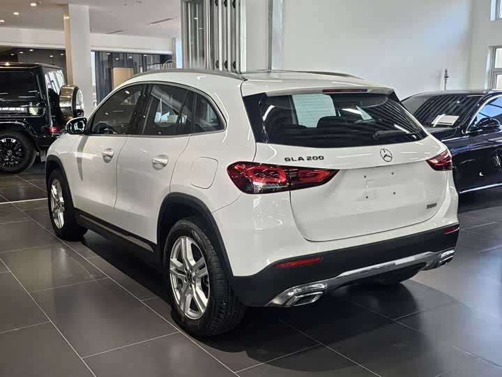 Фото 4 - Mercedes-Benz GLA-Class