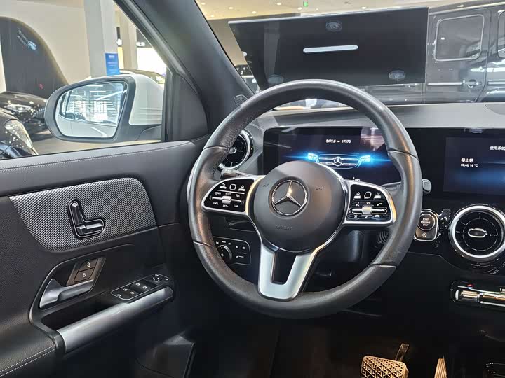 Фото 7 - Mercedes-Benz GLA-Class