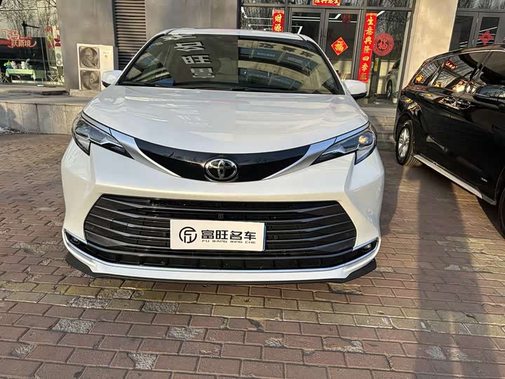 Фото 2 - Toyota Sienna