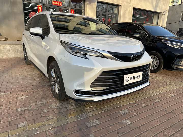 Фото 3 - Toyota Sienna