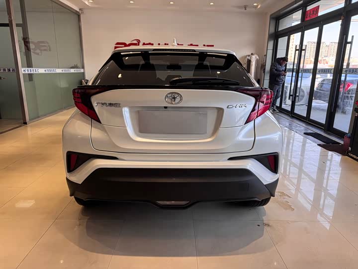 Photo 3 - Toyota C-HR