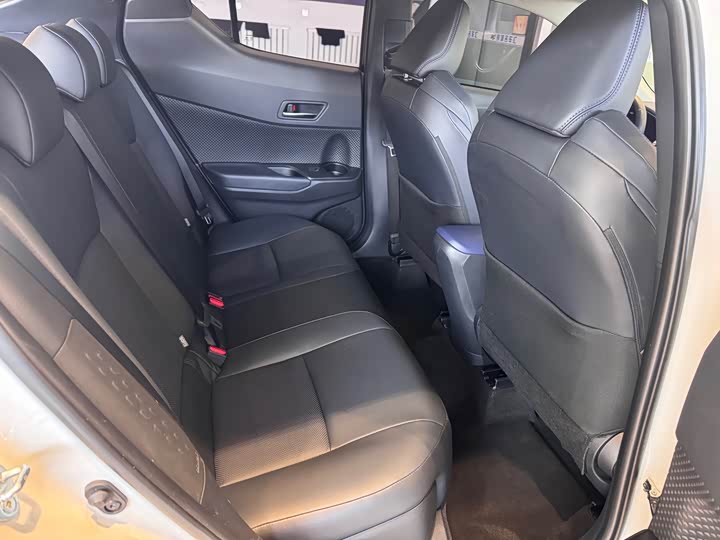 Photo 9 - Toyota C-HR