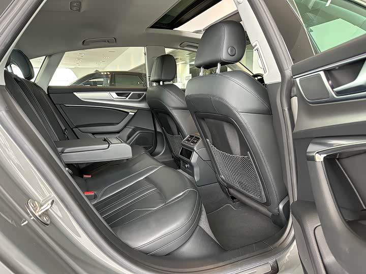 Фото 9 - Audi A7