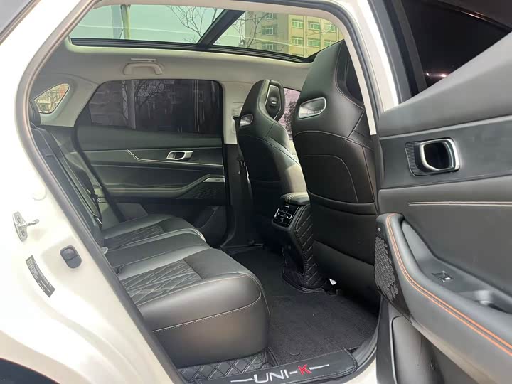 Фото 9 - Changan UNI-K