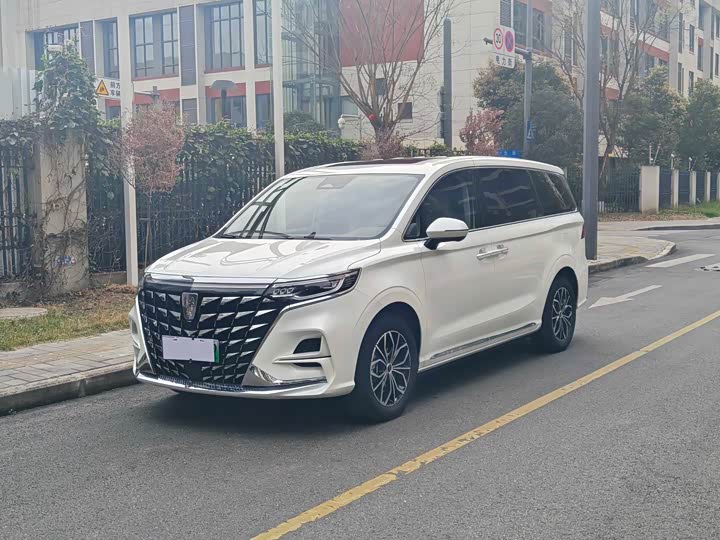 Фото 1 - Roewe iMax 8 EV