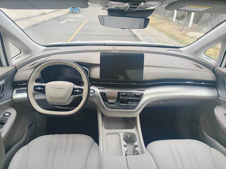 Фото 9 - Roewe iMax 8 EV